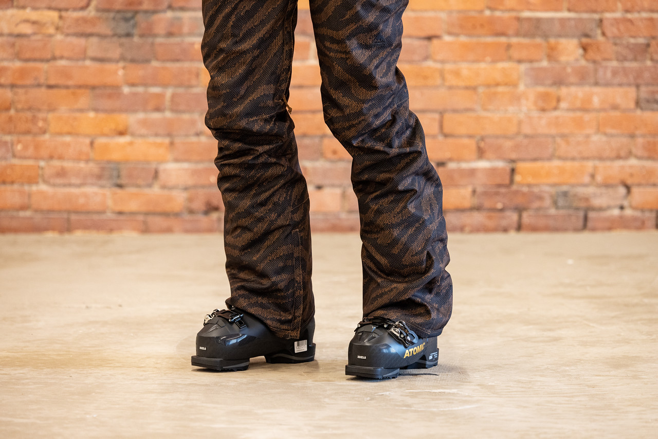 Tailored ski pants top